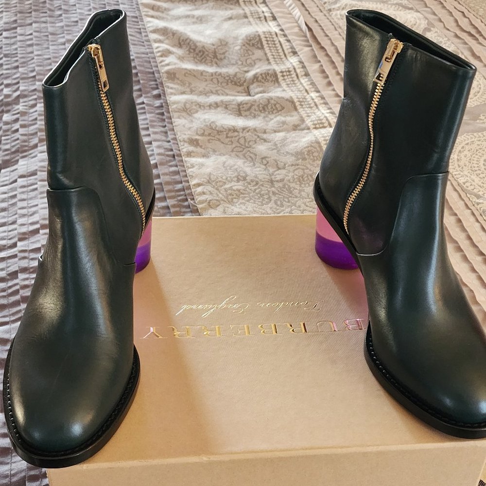 Burberry 👢